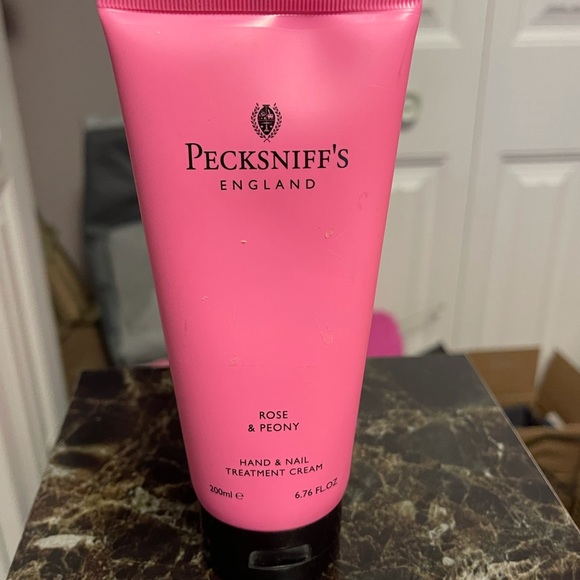 Pecksniffs rose and peony hand and nail treatment cream - Picture 1 of 1